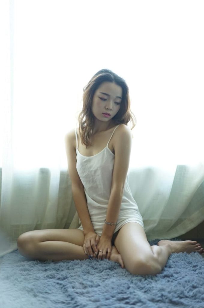 吊带, 白色蕾丝, 素人 私房摄影,私房社,白色蕾丝,性感写真,套图网