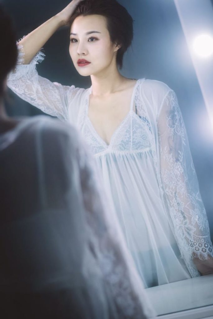 白色衬衫, 素人, 纹身, 黑色内衣 素人写真,丝丝情欲,黑色的内衣,妩媚与性感,私房写真
