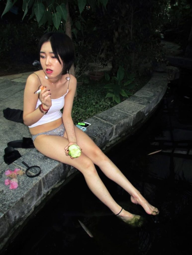 白色吊带, 短发, 素人, 细腻肌肤 性感瞬间,私房写真,自由与宁静,白色吊带,私房照片